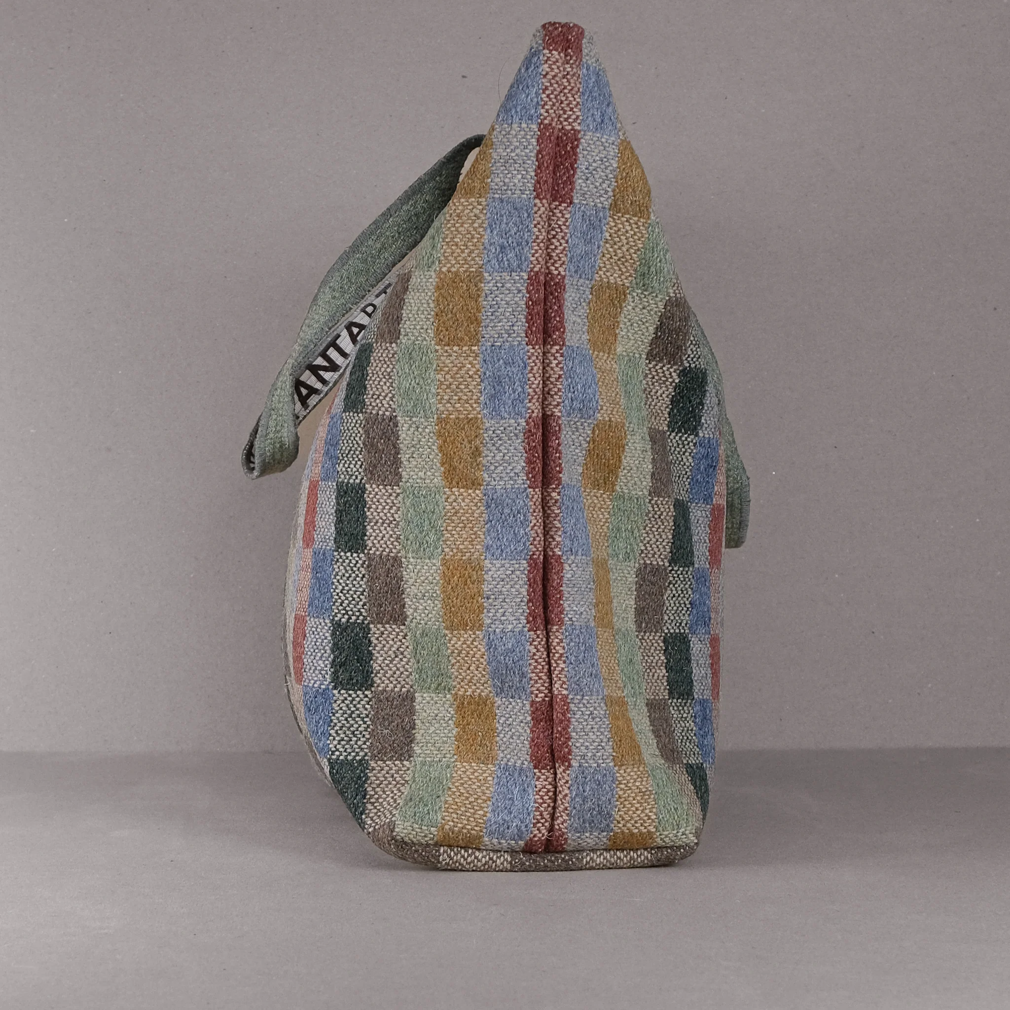Uist Travel Bag - Image 2